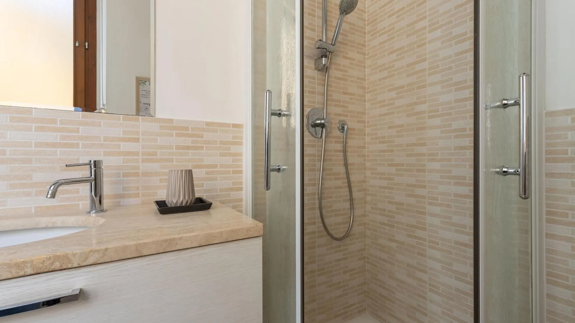 Colonica San Cresci Alle Porte Di Firenze 6 Pax Free Parking Campi Bisenzio Italy