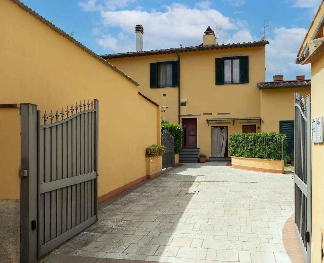 Colonica San Cresci Alle Porte Di Firenze 6 Pax Free Parking Campi Bisenzio 0*,  Italy