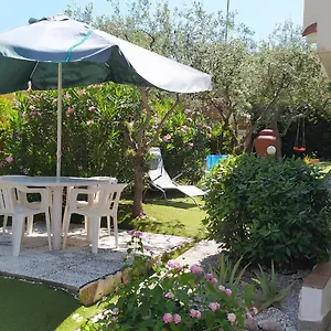 Baia Di Portu Frailis , Àrbatax Italia